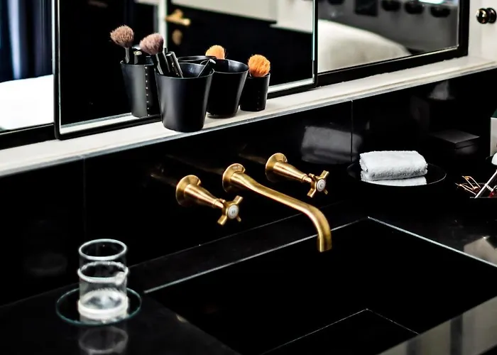 Monsieur George & - Champs-elysees Hotell 5*