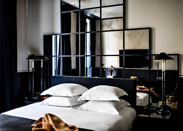 Monsieur George & - Champs-elysees Hotell 5*
