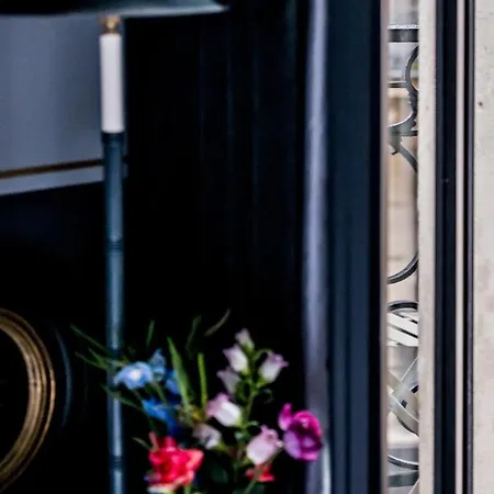 Hotel Monsieur George & - Champs-elysees