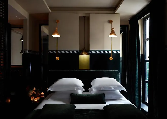 Monsieur George & - Champs-elysees Paris