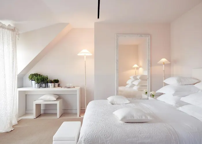 Otel Monsieur George & - Champs-elysees 5*