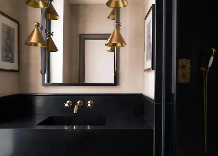 Monsieur George & - Champs-elysees Otel Paris