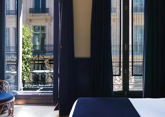 Otel Monsieur George & - Champs-elysees