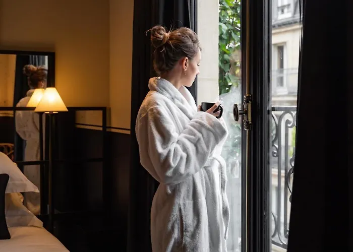 Otel Monsieur George & - Champs-elysees