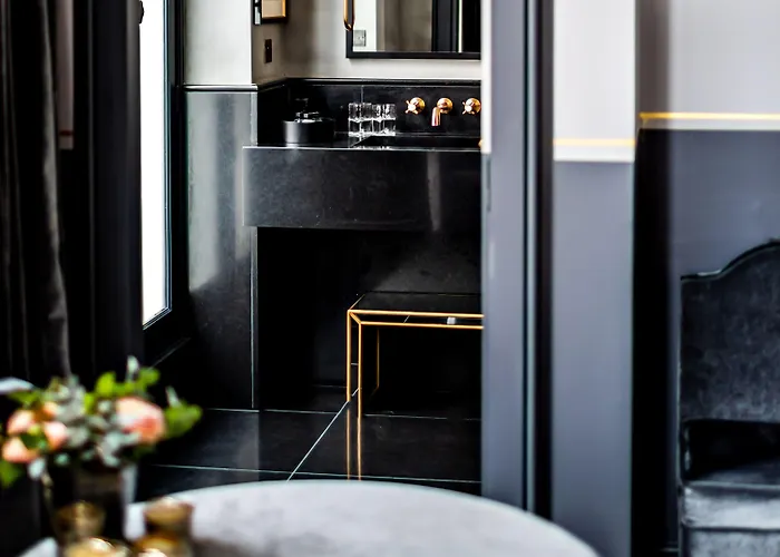 Monsieur George & - Champs-elysees 5*