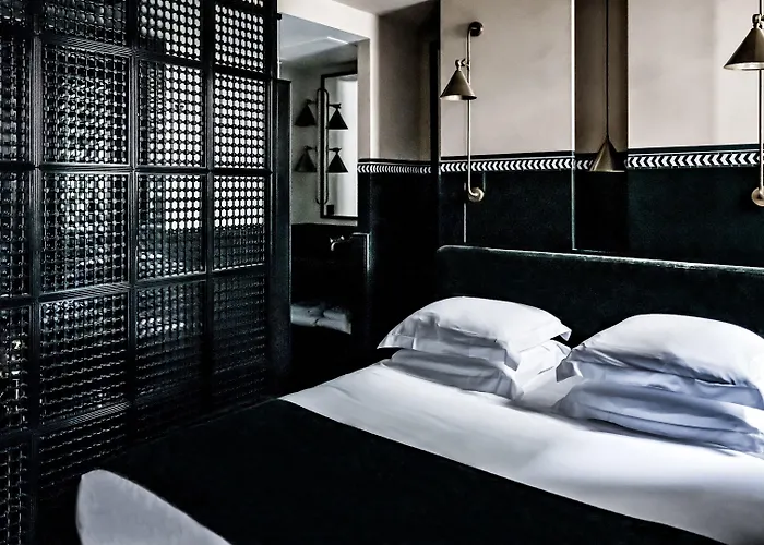 Monsieur George & - Champs-elysees Paris