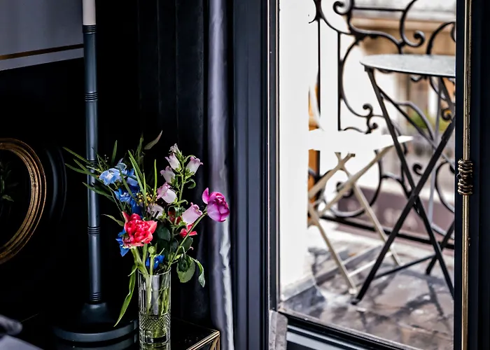 Monsieur George & - Champs-elysees