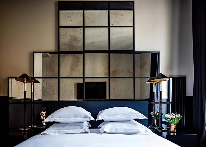 Otel Monsieur George & - Champs-elysees