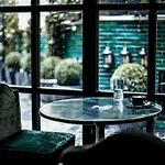 Hotel Monsieur George & - Champs-elysees Parijs