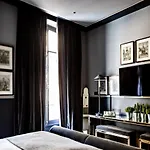 Monsieur George & - Champs-elysees Parijs